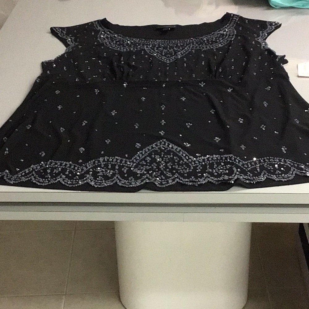 Woman’s blouse from dress barn with sequins. - Picture 14 of 15
